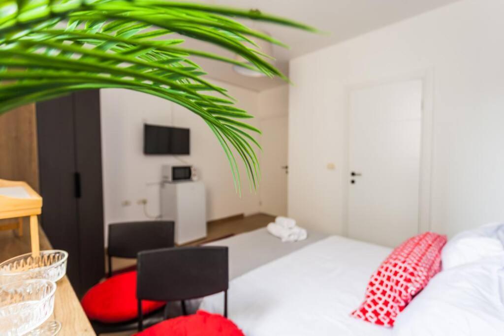 Perfectly Located Studio, Seaview, 2 Min To Sea! #6 Apartman Tel-Aviv Kültér fotó